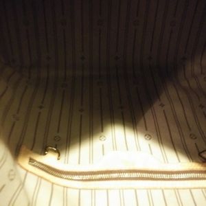 AUTHENTIC LOUIS VUITTON